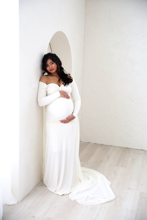 maternity-shoot-white-dress